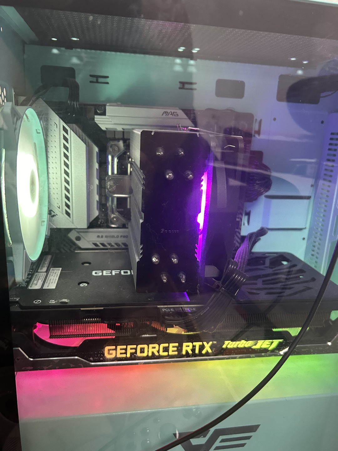 컴퓨터 본체 팝니다 쿨거래 하시면 좋겠어요