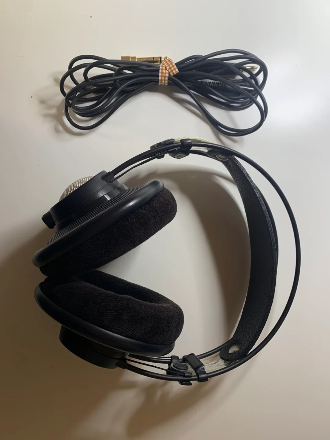 AKG K702 중고 (오른쪽 사운드 불량)