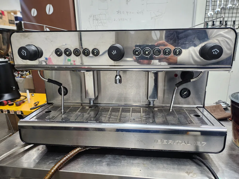 업소용 중고커피머신 삽니다.