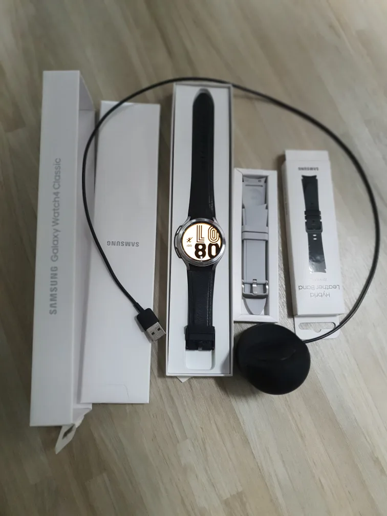 갤럭시 워치4 클래식 일괄 44미리 (스트랩 회색 새거)