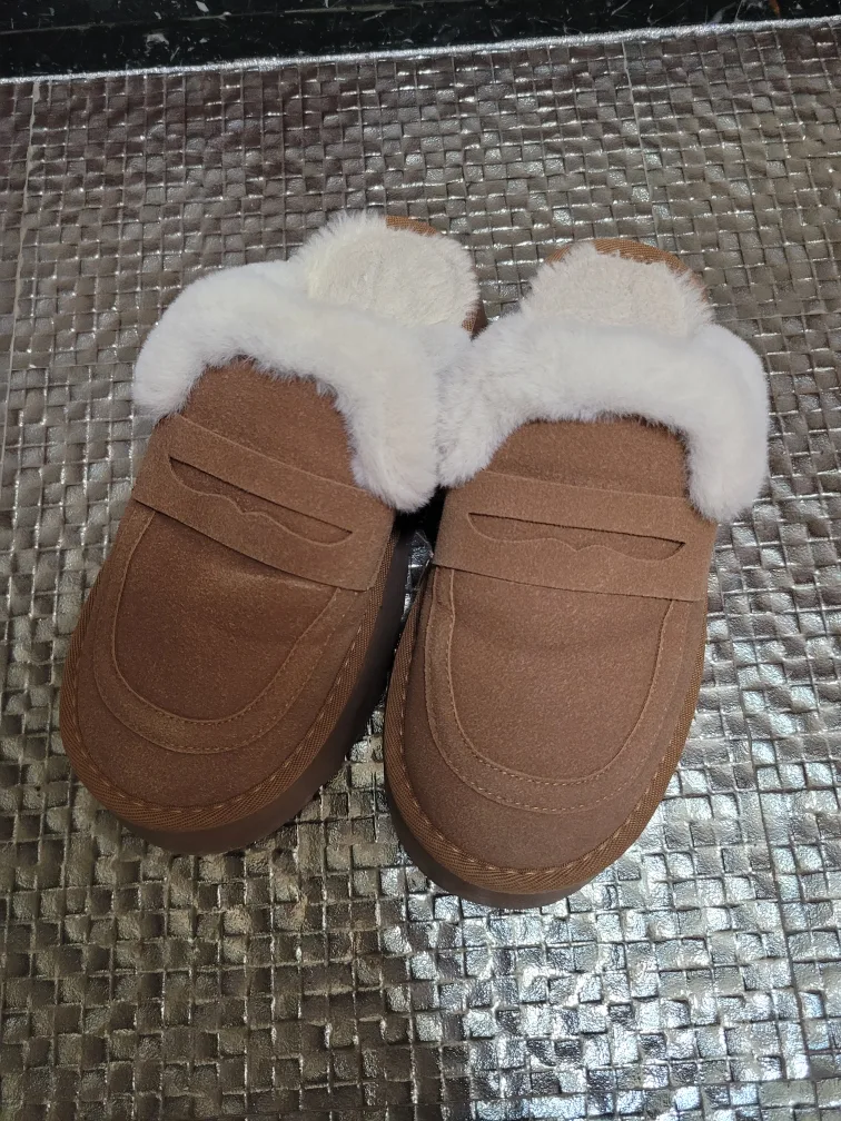 작년에 3개월신었던 신발 중고팔아요235