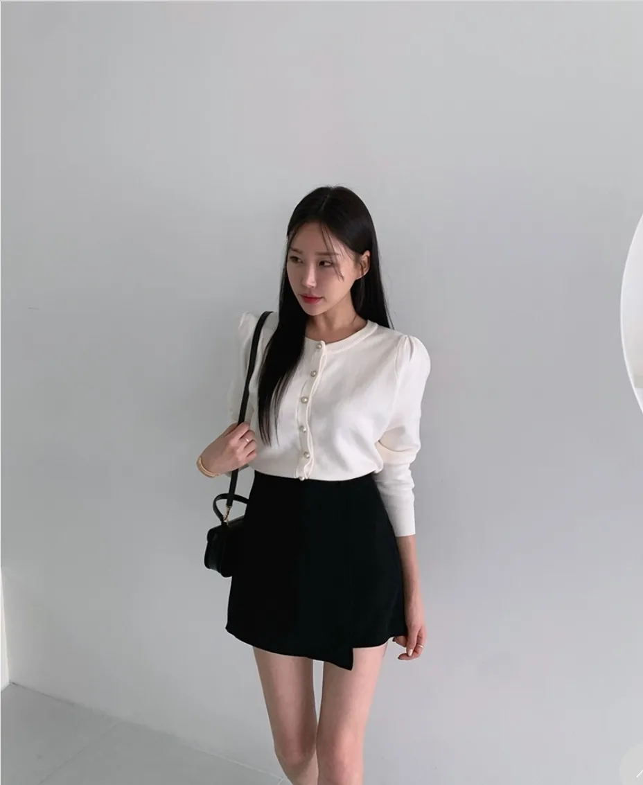 중고)진주 버튼 퍼프 라운드 니트 가디건  (아이보리)