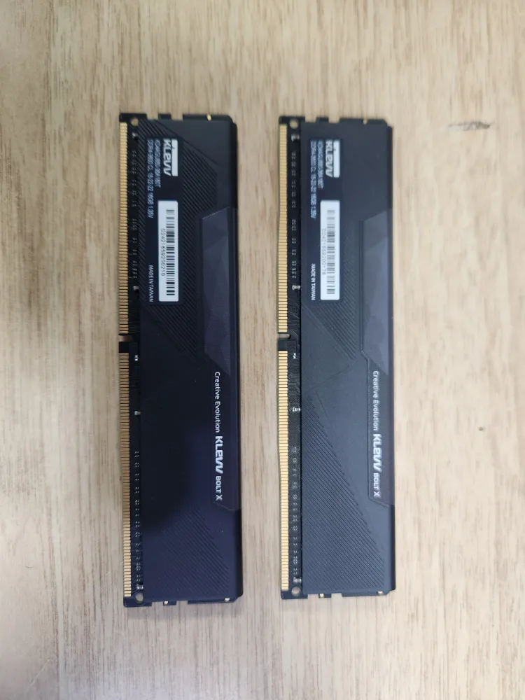 컴퓨터 램DDR4 16GB 2개 중고거래합니다