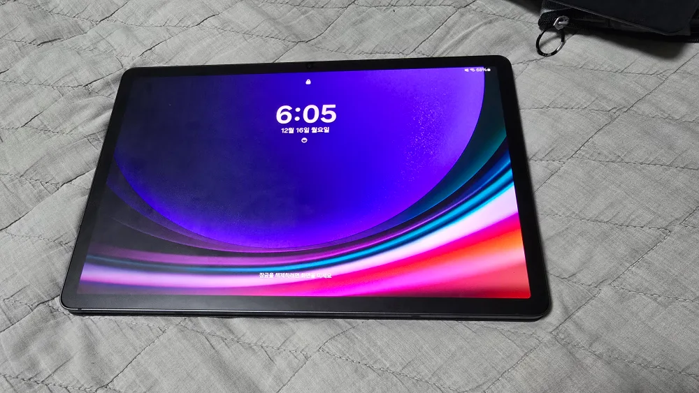 갤럭시 탭S9 와이파이 128g 팝니다.(중고)
