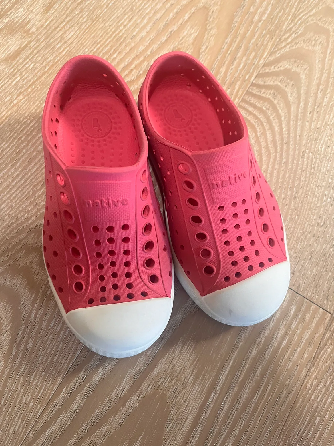 네이티브 아쿠아슈즈 겸 실내화 150