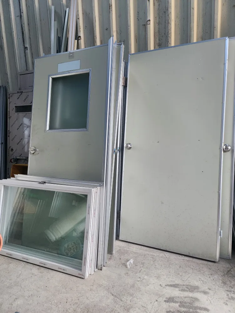 중고 판넬문 있어요