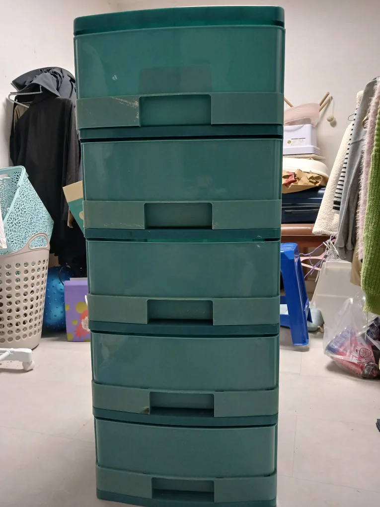 중고 수납함 싹분리해서 청소솔과 세제로 세척했어요