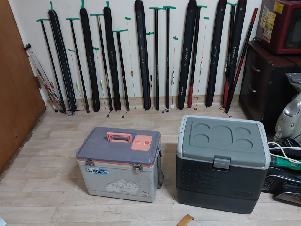 중고제폼낚시직접보고흥정하시지요절대로손해볼일없음알미늄민물좌대도있음010ㅡ3070ㅡ5876