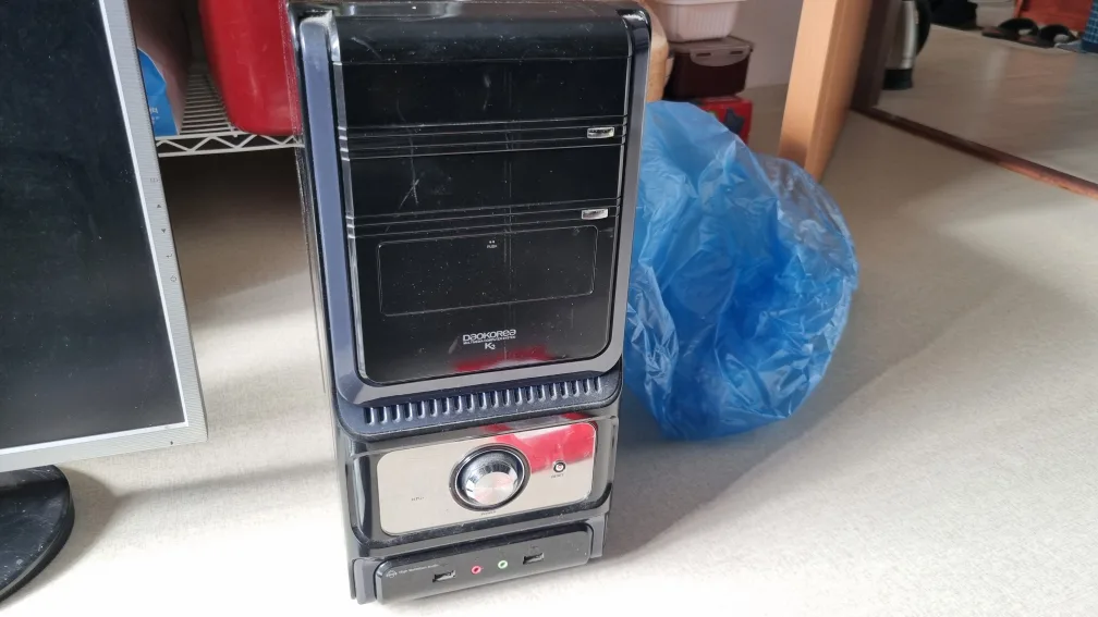 컴퓨터 중고 세트 내놓아요~