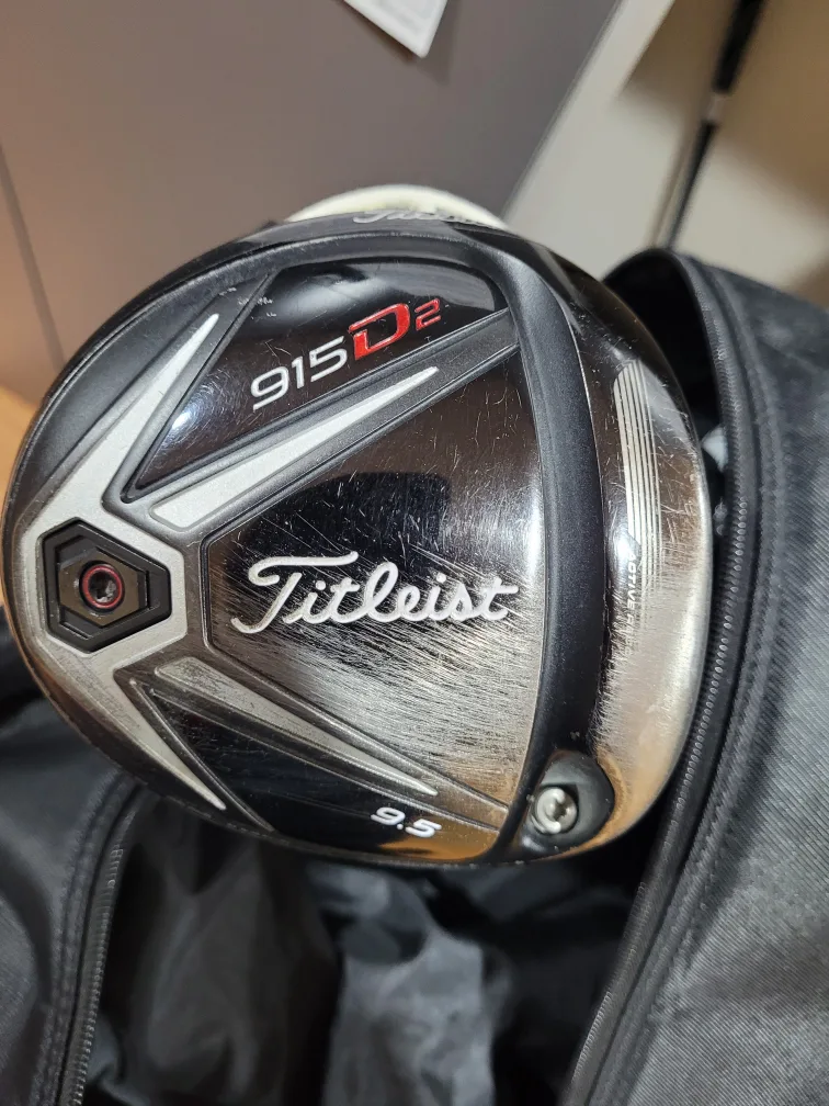 중고 타이틀리스트 드라이버 915D2 팝니다.