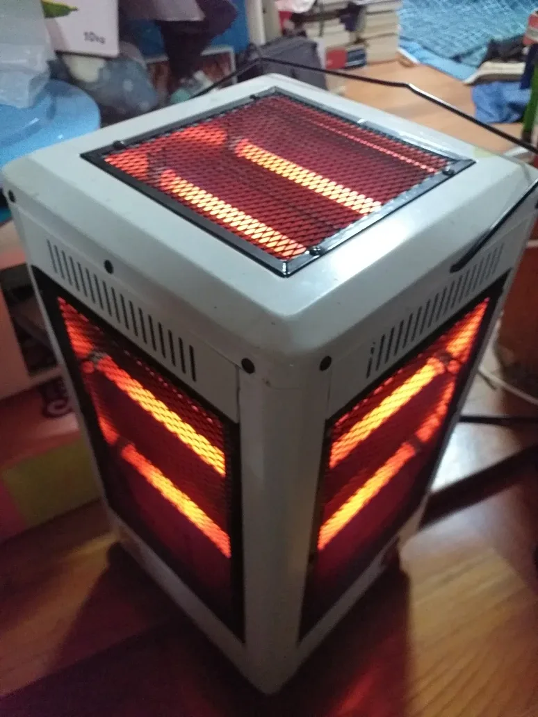 중고 전기 (이동형 오방난로) 및 여성 부츠 팝니다.