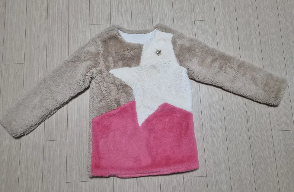 [중고] 여아 게스 겨울티셔츠 155