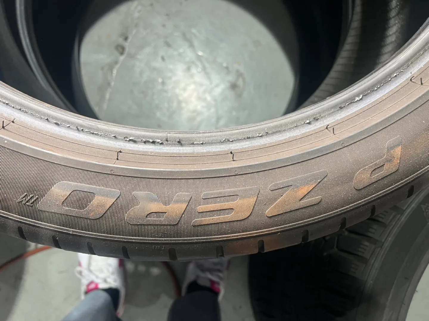 중고타이어 피제로 315/35R21 2본 ㅍㅍㅍ