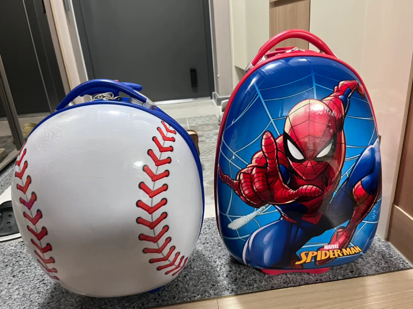 유아캐리어2개 5만원 중고