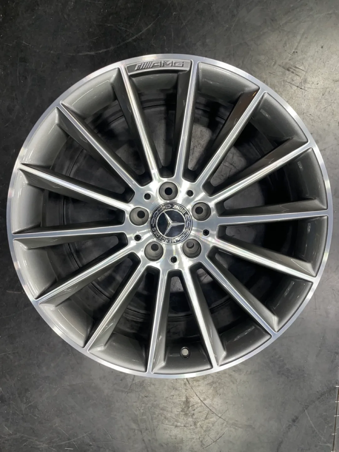 벤츠순정 중고 20인치 프론트 마차휠 삽니다