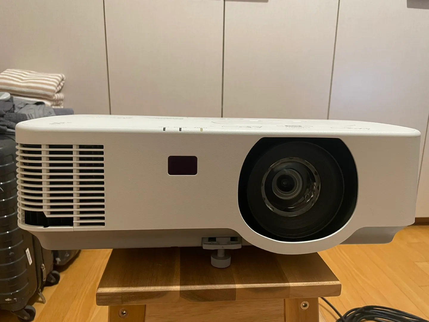 NEC NP-P554U 단초점 프로젝터