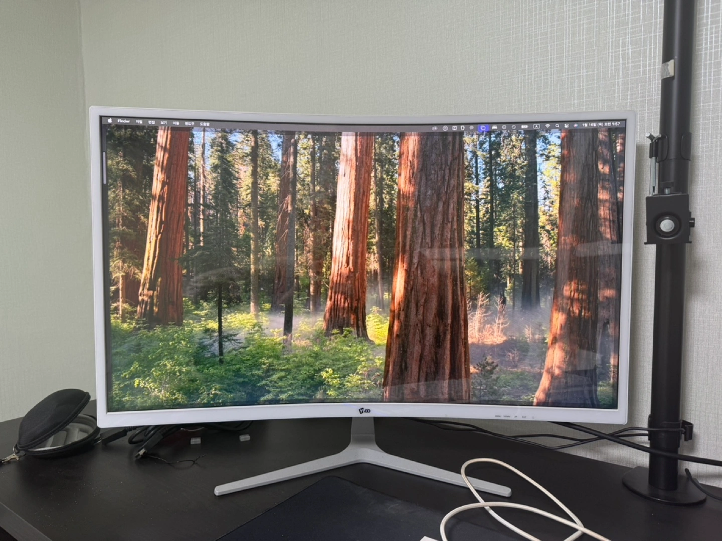 이도 YIDO 32인치 165hz 게이밍 커브드 모니터 | 생활가전 | 당근 중고거래