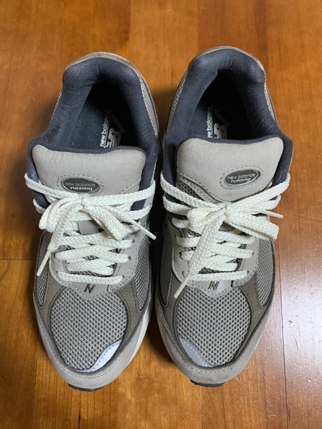 뉴발란스 2002 사이즈250 중고