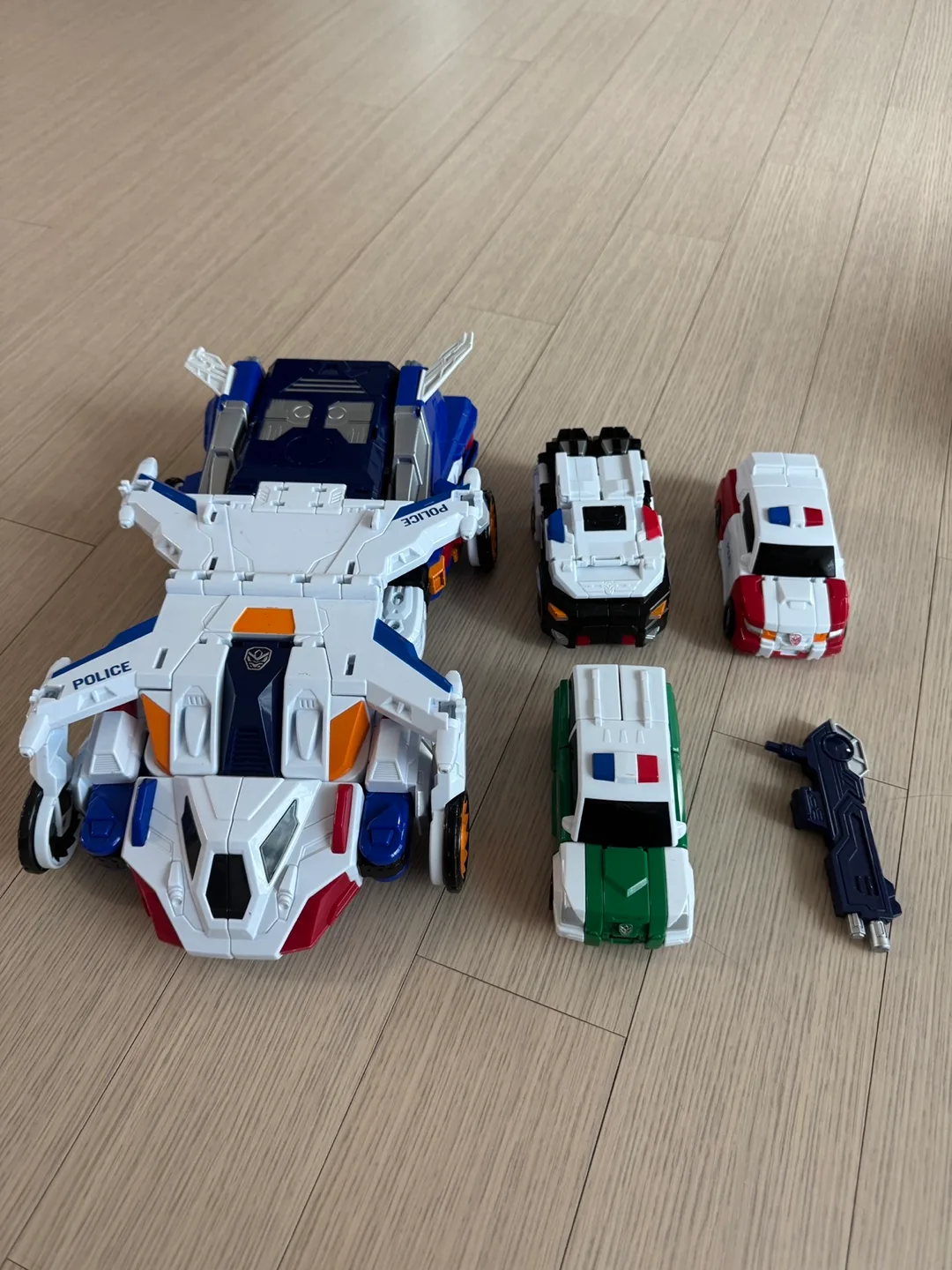 핼로카봇 하이퍼캅스 판매합니다^^