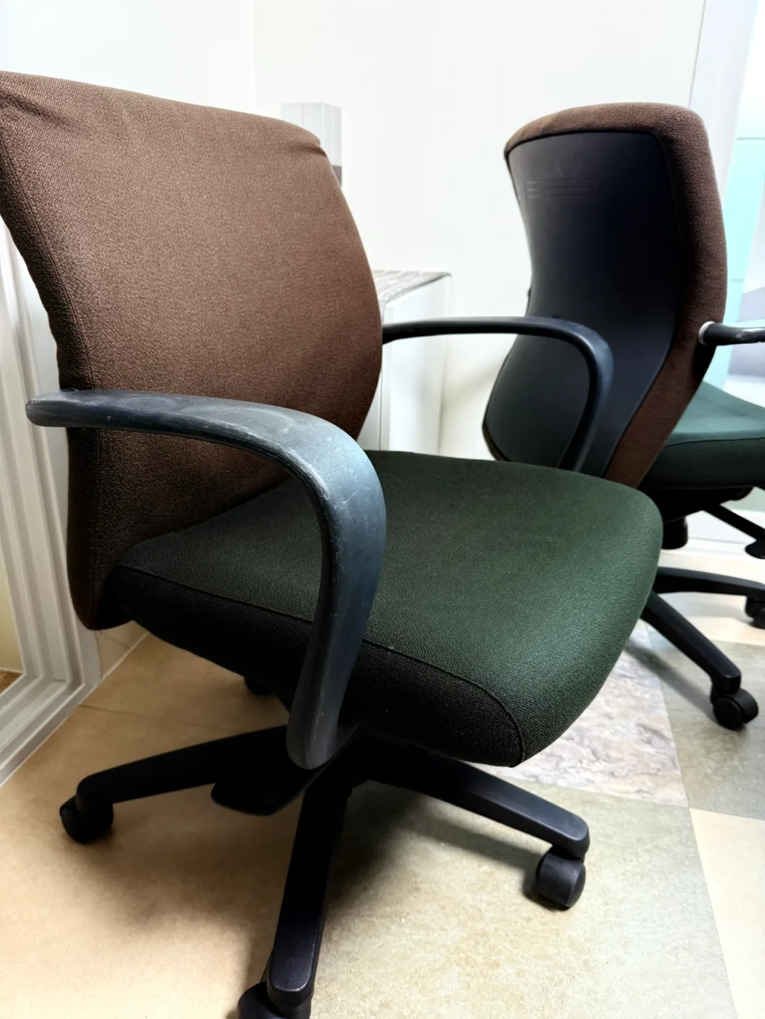 퍼시스 사무용 의자 중고 2개 있습니다