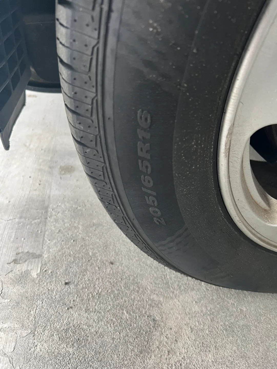 넥센 iQ 시리즈 중고타이어 4개 판매합니다