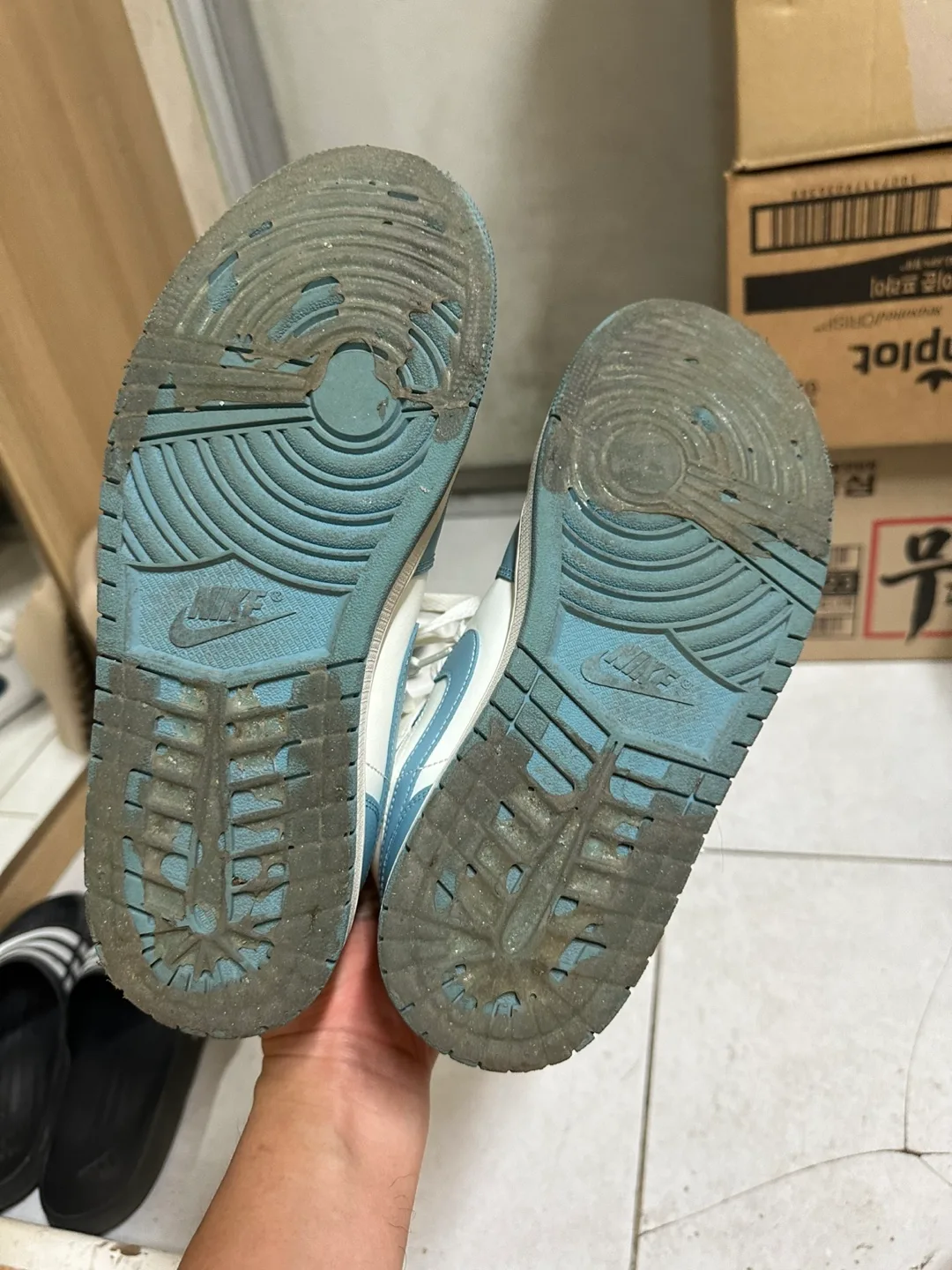 (중고)우먼스 조던1 미드 세일 앤 원 블우 275 팝니다.