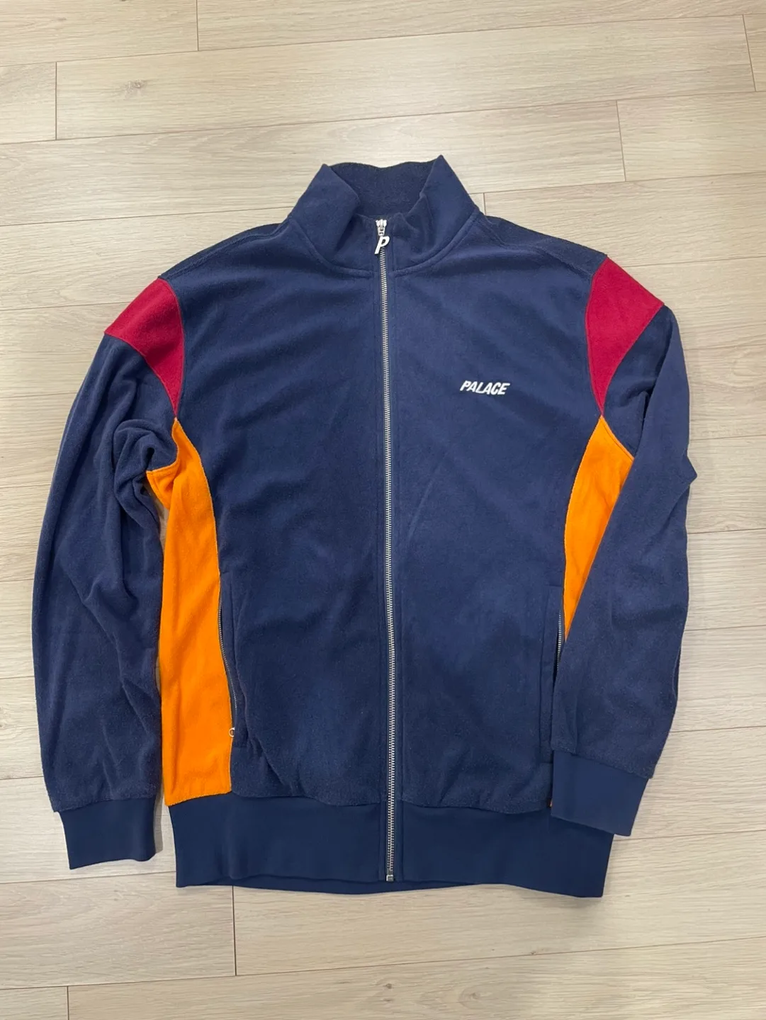 [L]팔라스 palace 후리스 팔아요