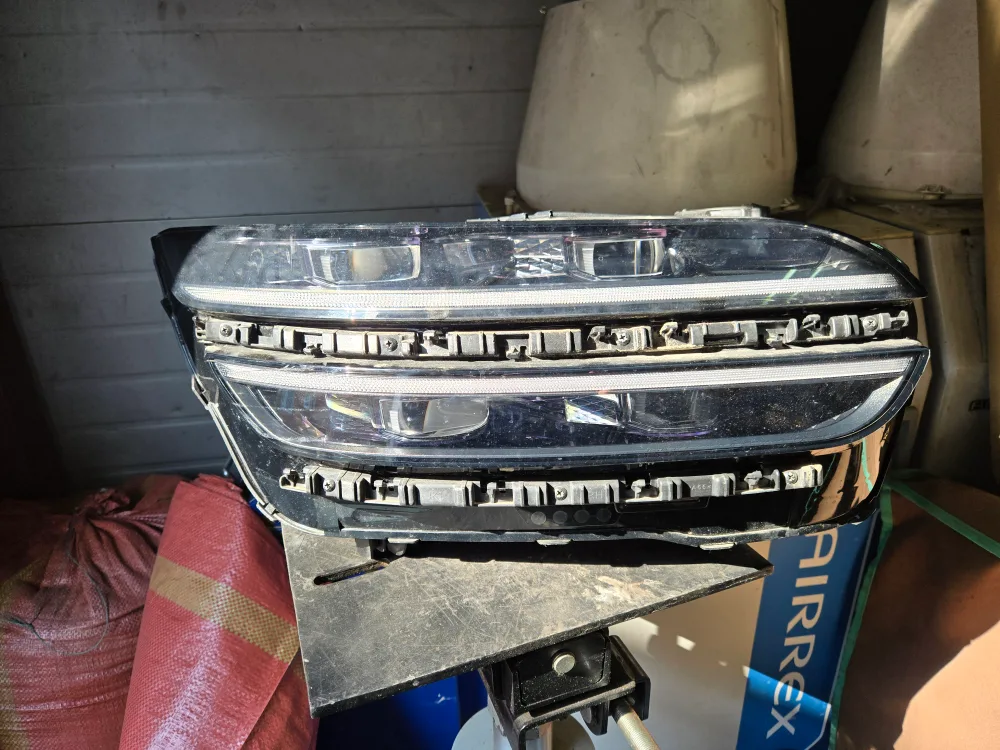 자동차 헤드램프GV70 RH 중고