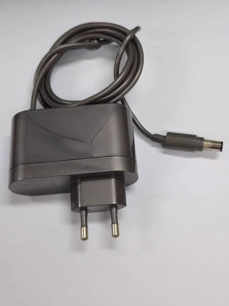 다이슨청소기용 충전기 판매합니다. 중고제품