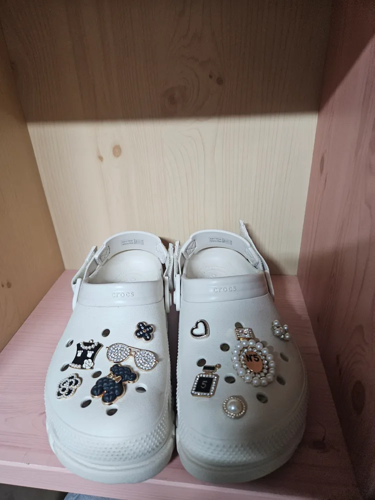 260크록스 클로그 장식 중고 팝니다