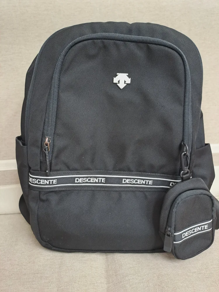 데상트 중고생가방