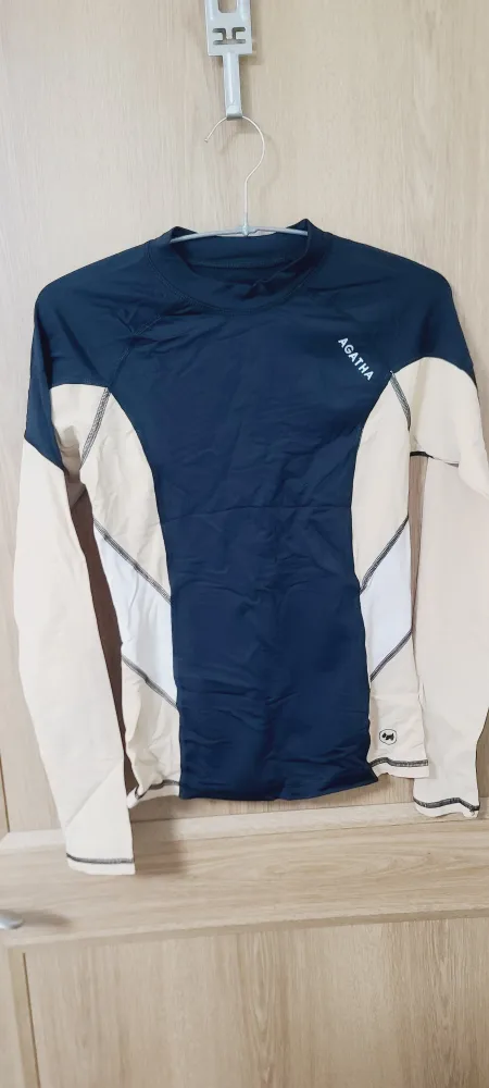 새상품)아가타 래쉬가드