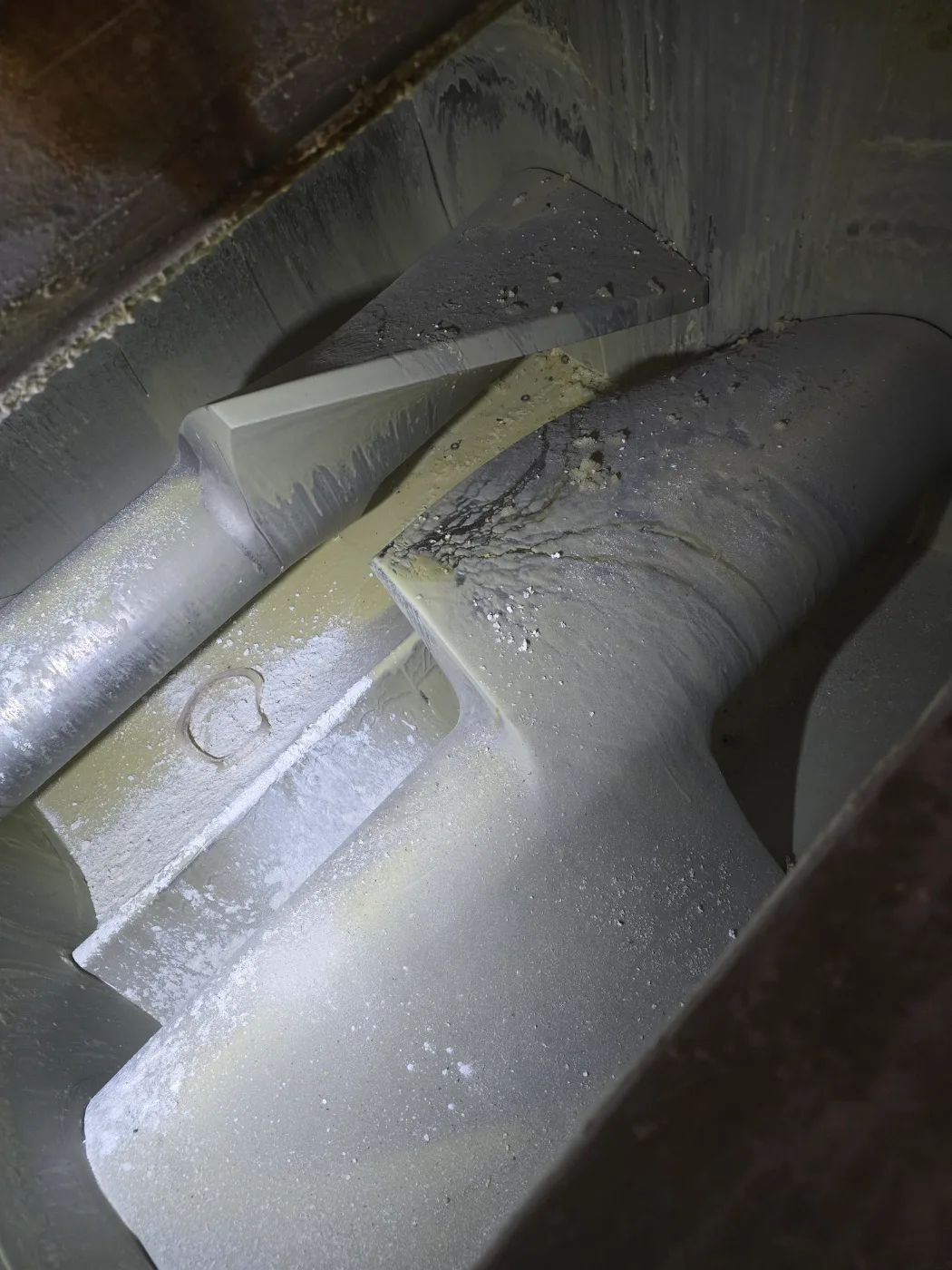 중고 니더기(껌 반죽한것)