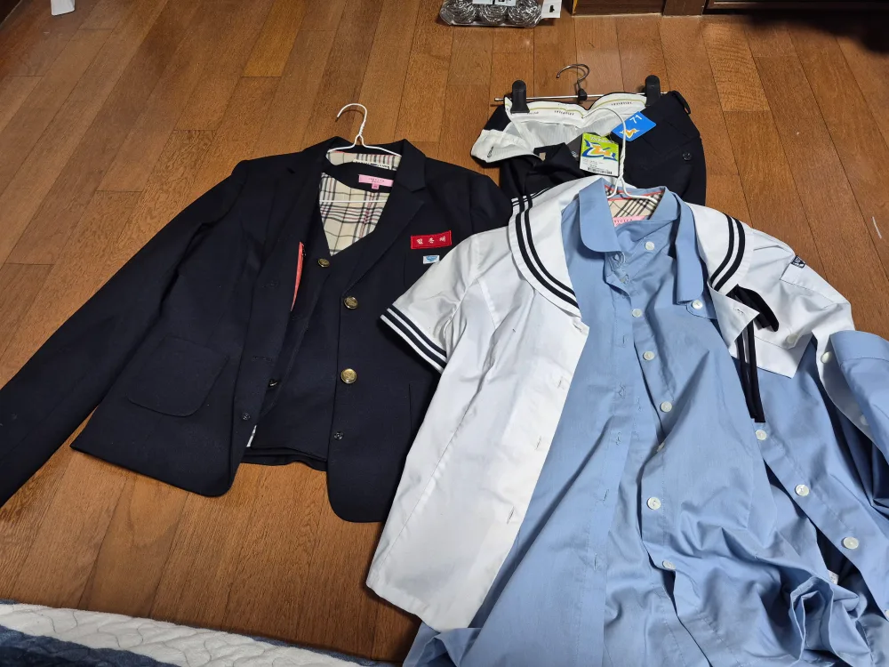 2002년  1학기 입은 성지여중 교복 체육복 중고 팝니다