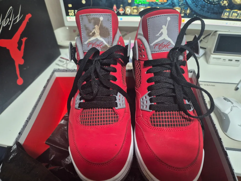 조던4토로 260  중고