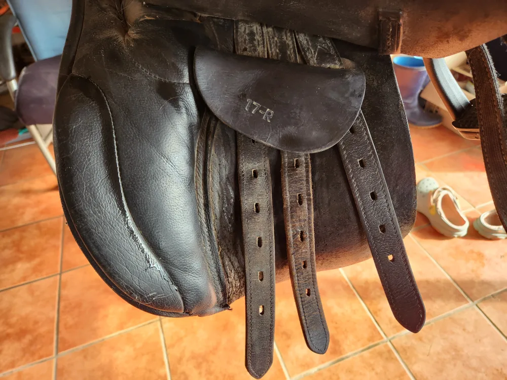 중고 손잡이 안장 팝니다.