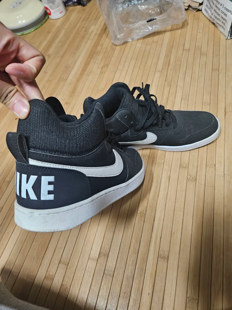 255 [나이키] 코트 보로우 미드 블랙 화이트 중고 팝니다