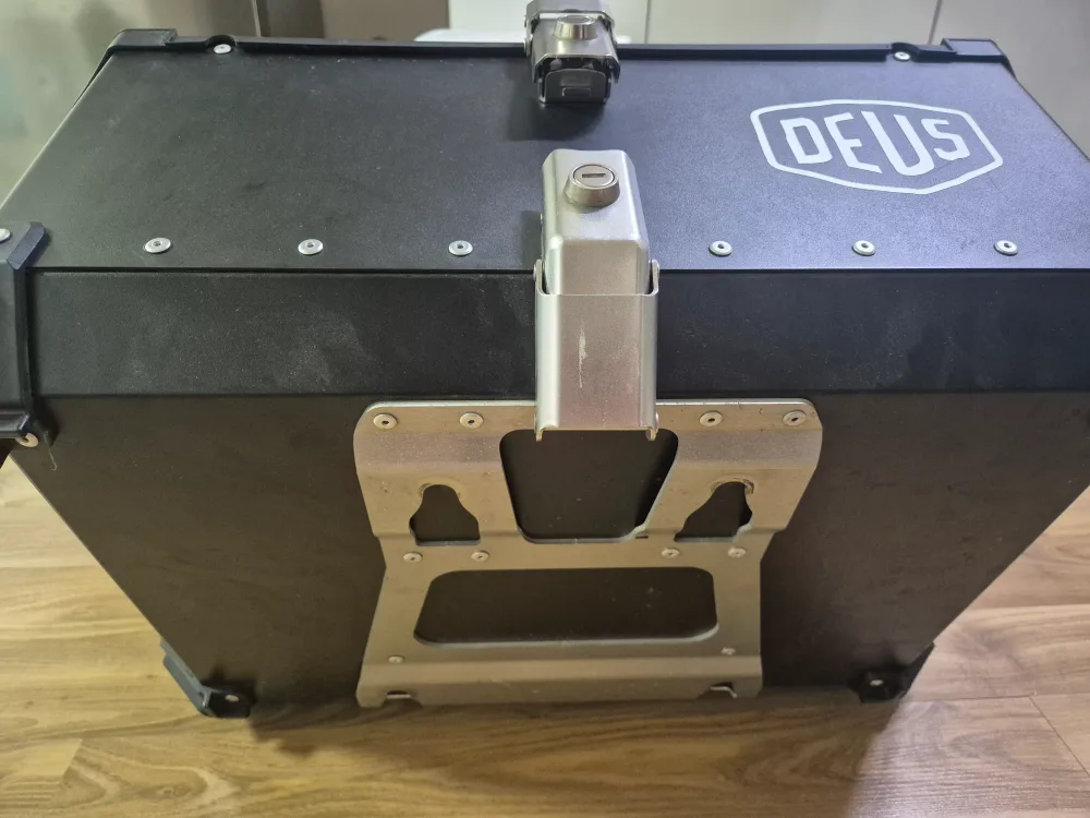 중고 탑박스 65리터 판매합니다