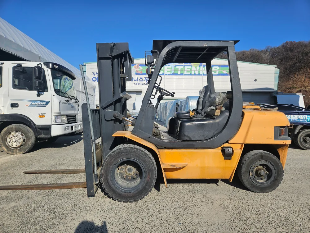 중고 지게차 판매합니다~~ 싸게 사가실분~~