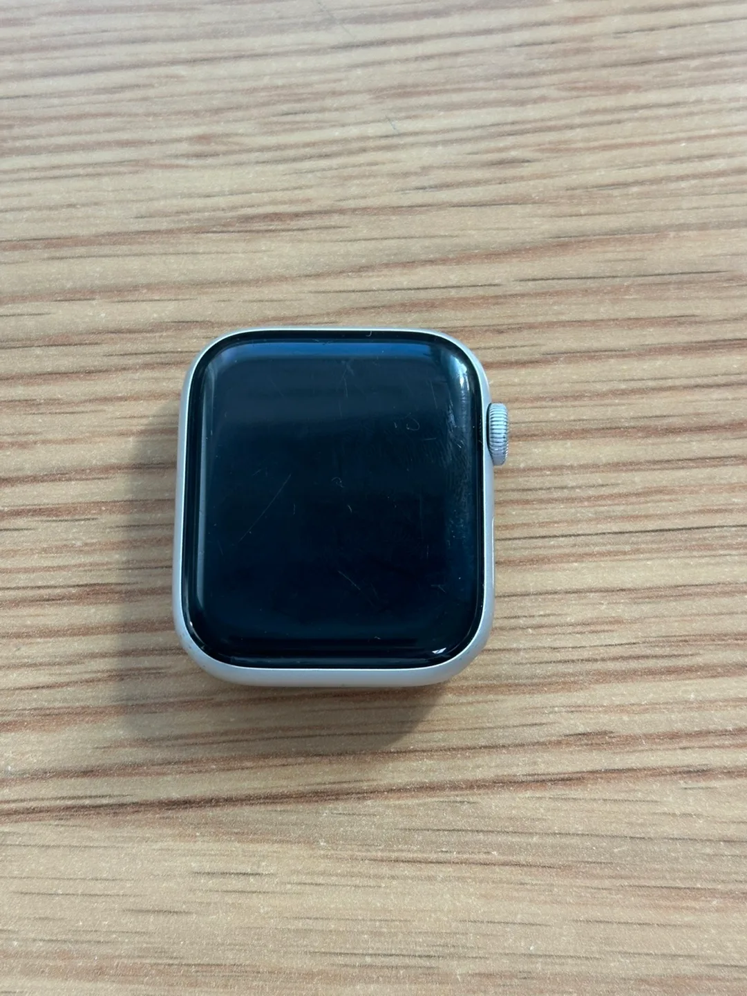 애플워치 se 44mm 나이키에디션 중고 판매합니다.