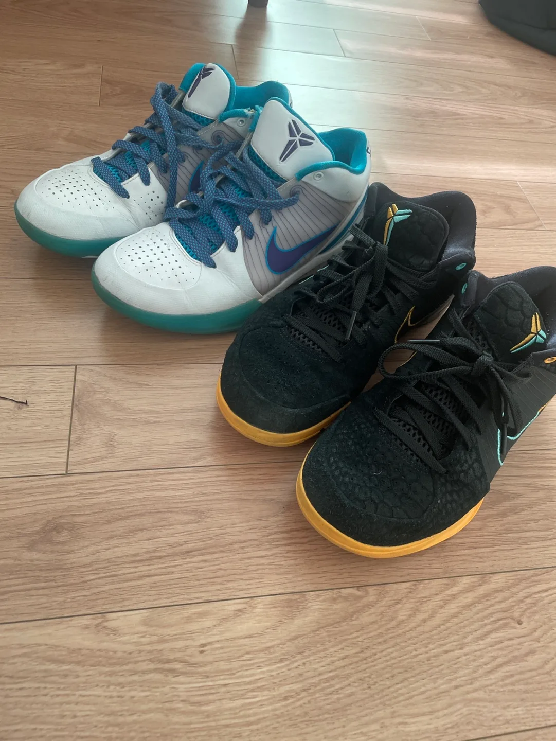 코비 4 중고 팝니다(가격제안 받아요)