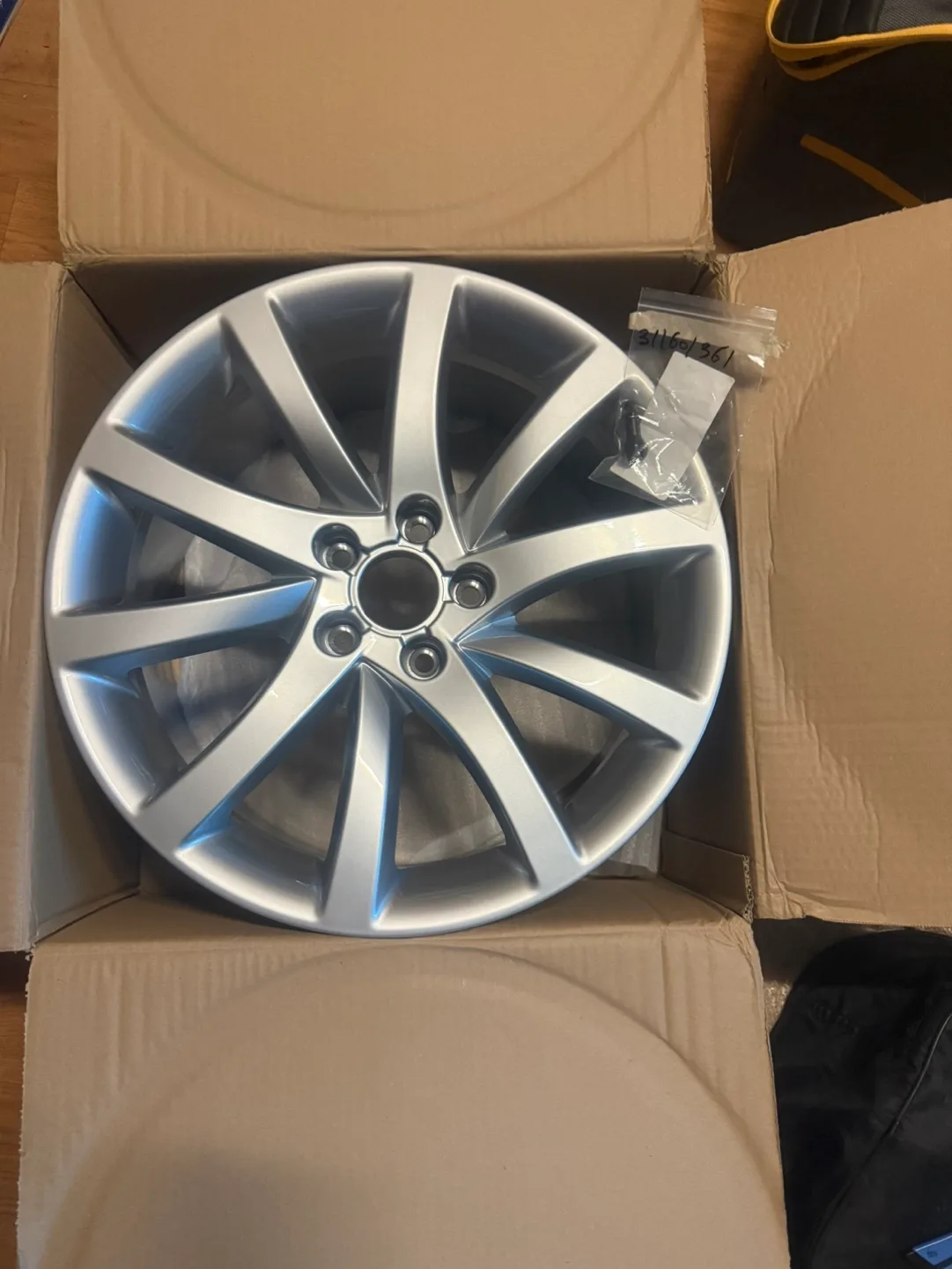 아우디A4 휠 중고아님 정품