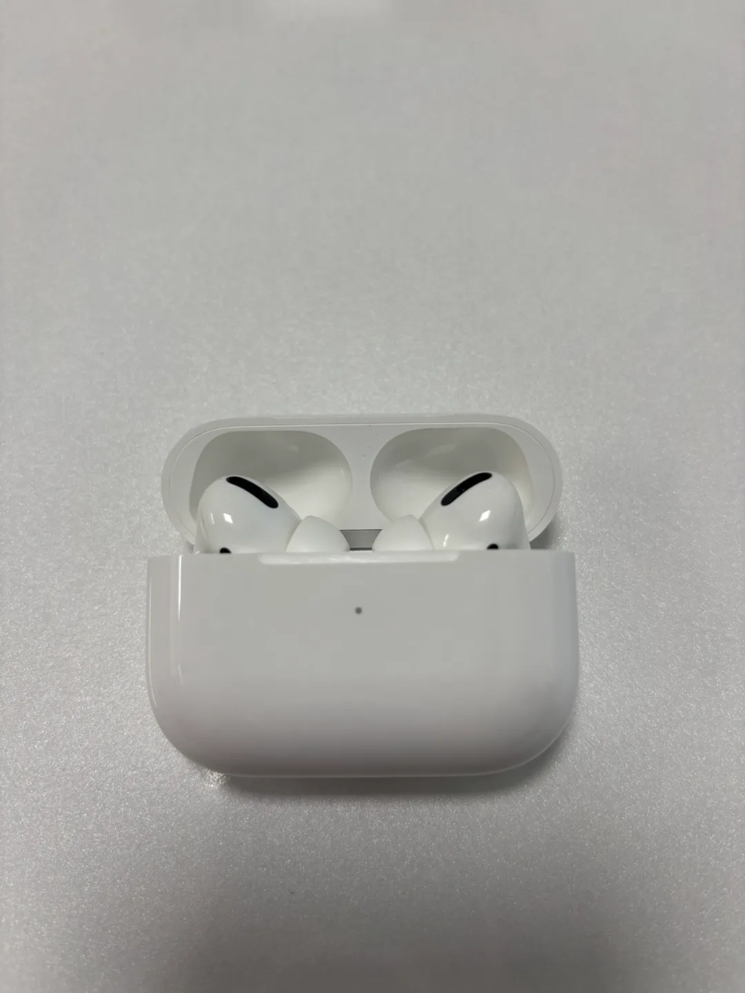 에어팟프로1 중고팝니다(오른쪽만 불량)