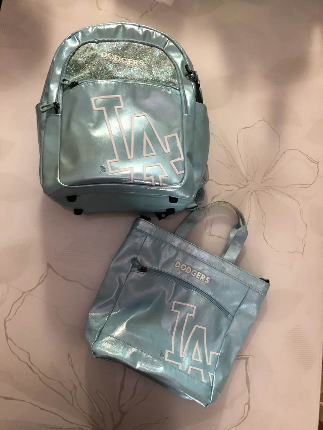 MLB 책가방세트 판매합니다.