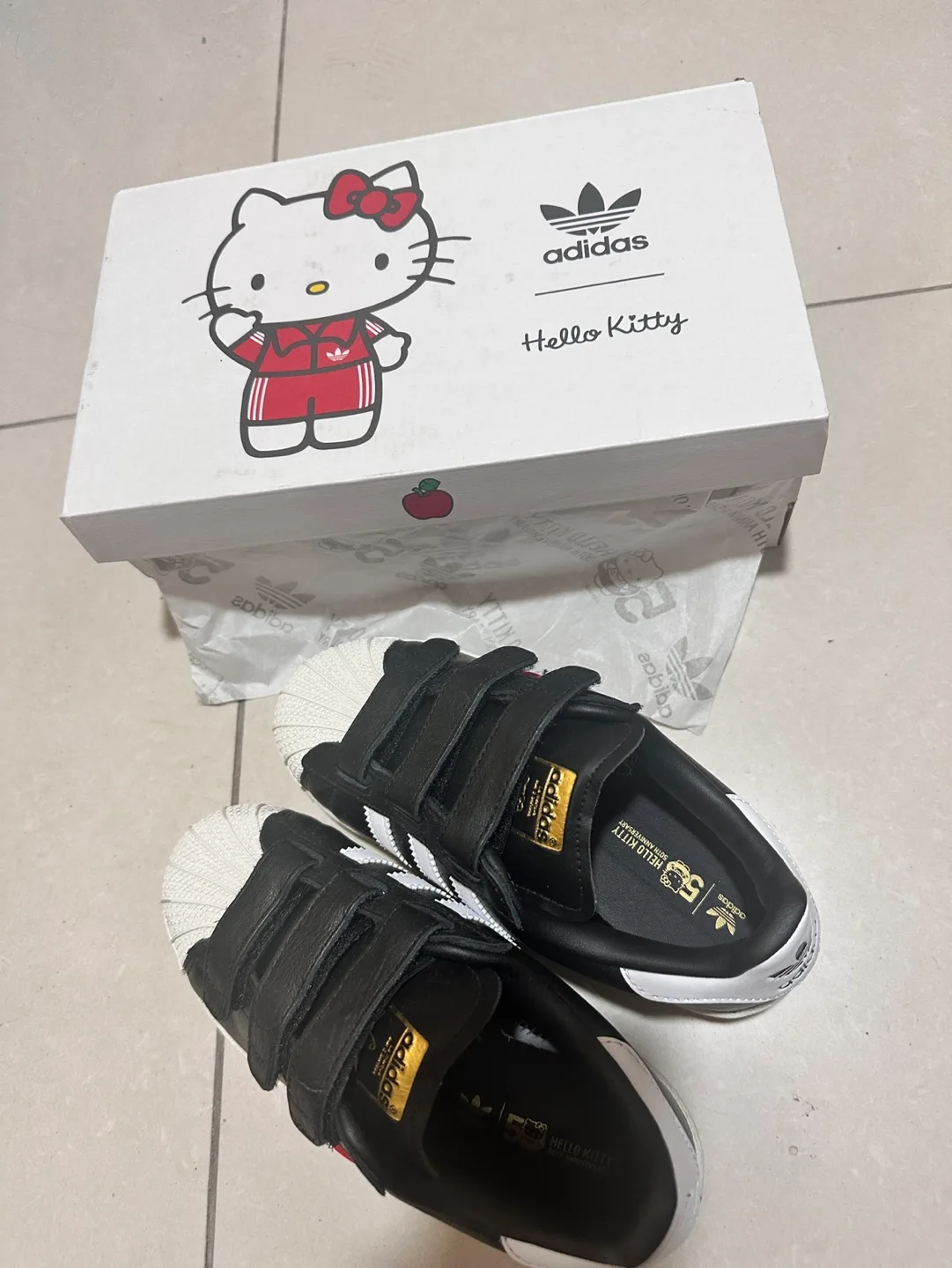 아디다스 키즈 슈퍼스타 헬로키티 운동화 (200. 새상품)