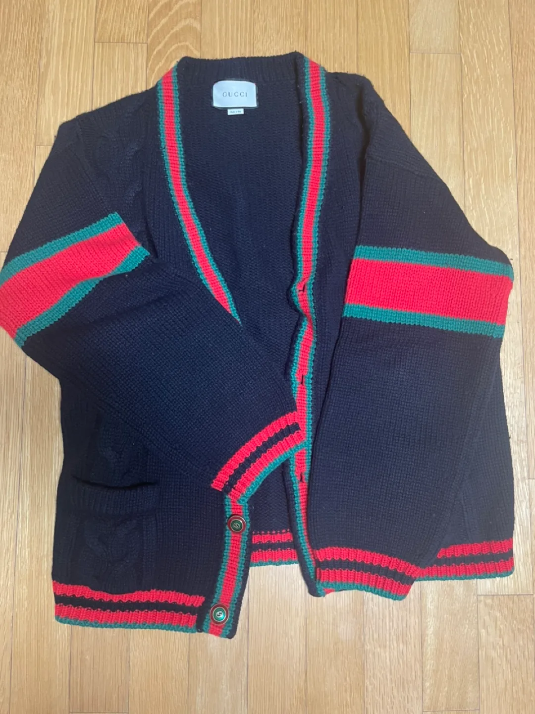 구찌 울100%  케이블가디건(중고)