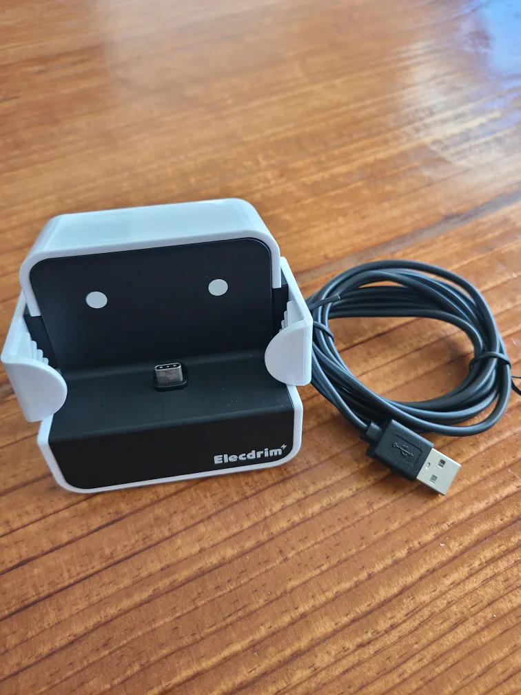 탁상용ㆍ차량용 C타입 충전 거치대 팝니다