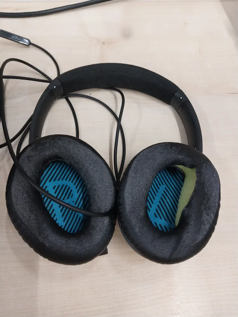보스 중고 헤드폰 (수리 필요)