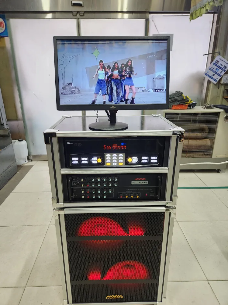 중고 노래방 반주기 팔아요