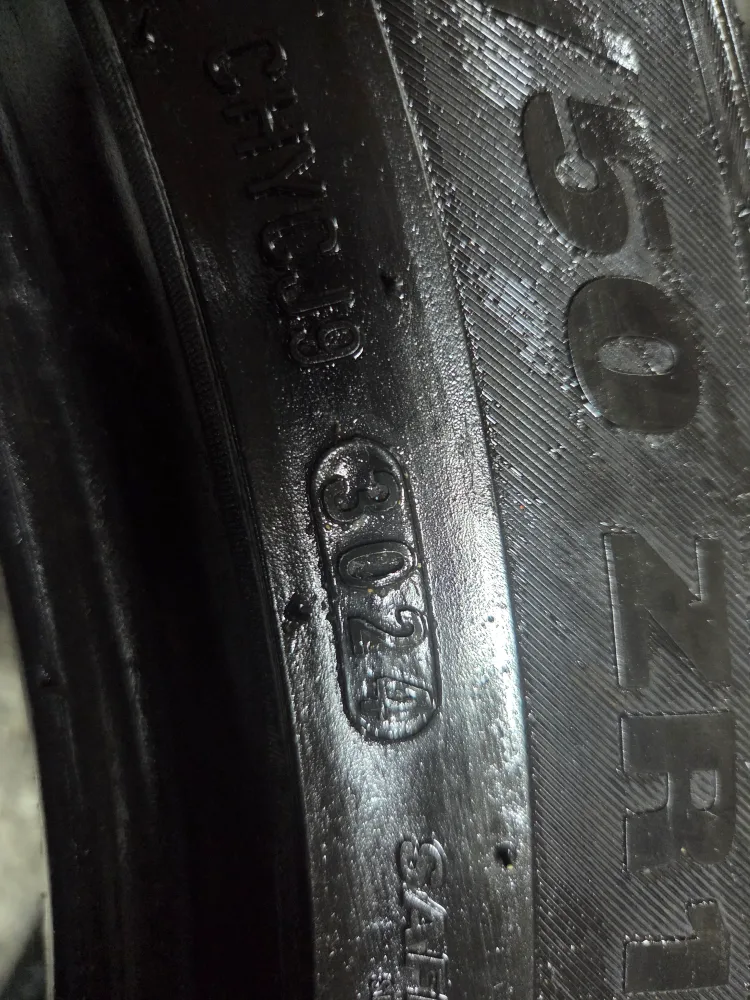 245  50  18  중고타이어4개